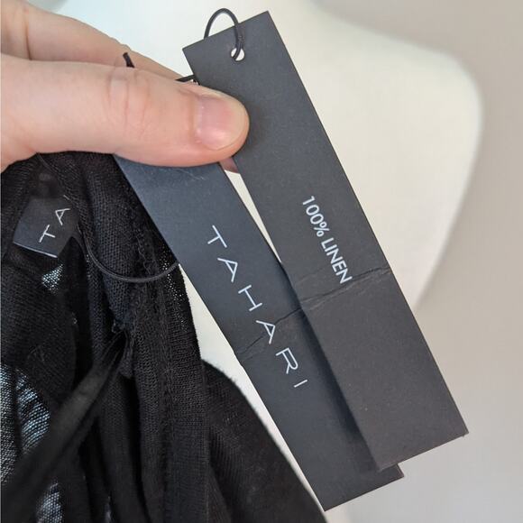 Tahari NWT 100% Linen Black Sheer Button Down Back Sleeveless Blouse Size Small - Picture 6 of 8